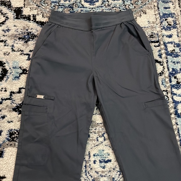 ⛔️SOLD⛔️ 💰 3 for $25 🏷 Women Cherokee Luxe Elastic Waist Cargo Pants Pewter XS - Picture 3 of 12